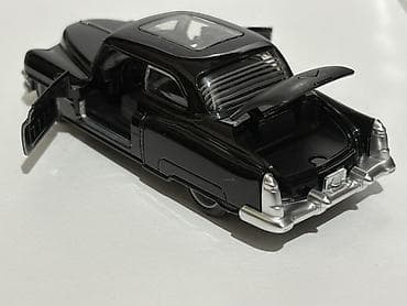 Kolleksiya üçün metal model avtomobil - Cadillac Series 62 Couple — 2