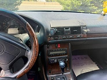 bmw e 39: Mercedes-Benz S-Class: 3.2 l | 1996 il Sedan — 9