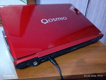 acer nitro ei242qrp: Toshiba Qosmio noutbuku - Parlaq qırmızı qapaqlı, Qosmio loqolu — 1