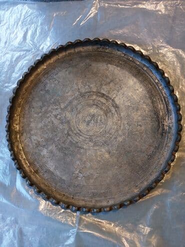 Toyota: Üzəri kalliqrafik yazılı və arxa hissəsində ştampı olan antikvar mis — 2