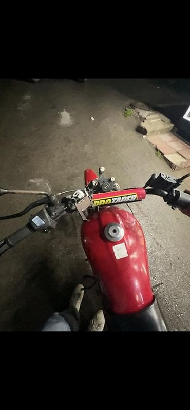 ural motosklet: Qırmızı rəngli M50 moped/motosiklet Sened yoxdur endirim olcağ — 2