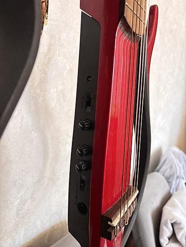 qitar: Elektron səssiz klassik gitar (frame body dizaynlı) 1000 azn e alinib — 2