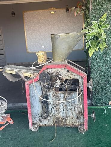 Sənaye tipli kəsici/şəkilləndirici maşın - Üst hissədə iri bunker