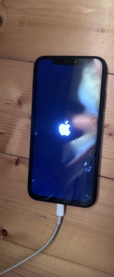 кнопочный телефон: IPhone Xs Max, Золотой, Битый — 3