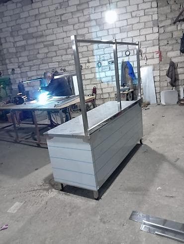 masa nerj: Paslanmayan poladdan hazırlanmış servis-vitrin masası - Material: 304 — 4