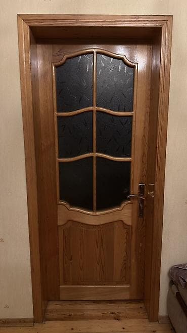 taxtalarin satisi: Taxta otaq qapısı – şüşəli model
uzunu 200sm eni 80sm zamoksuz satılır — 1