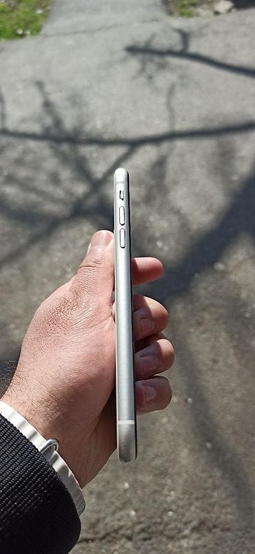 iphone 17 pro max qiyməti: IPhone 11, Ağ, Face ID — 4