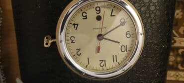 металлические двери: Настенные часы, Механические — 1