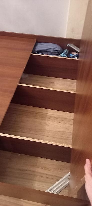 bakıda saatliq kiraye evler: Iki nəfərlik taxt Embavudundu matras var biraz ləkəlidiancağ yaxşıdı — 4