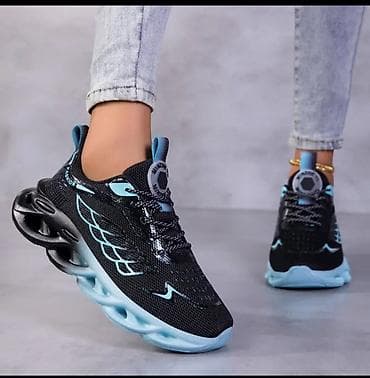 qaçış üçün qadın krosovkaları: Ölçü: 39.5, rəng - Qara, Yeni — 2