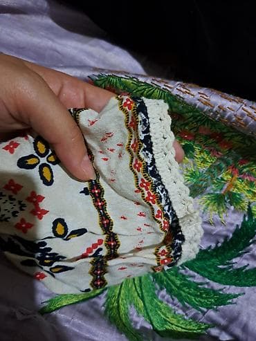 Qadın geyimləri: Etnik naxışlı qadın bluzu - Rənglər: ağ əsas fon üzərində qara, göy — 3