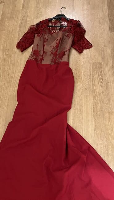 1 defe geyinilib . korsetledir . 100azn . 1500azn tikilib