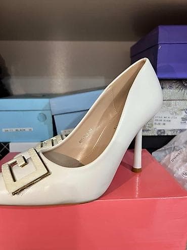 Сапоги: Ağ rəngli qadın tuflisi – County Brand (1 defe geyinilib çəkilişə) - — 2