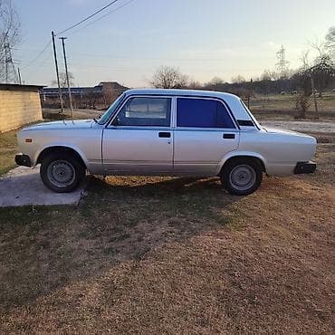 LADA 2107 sedan İdeal vəziyətdədi Təcili satılir.dəyərindən ucuz