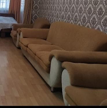 Qonaq otağı üçün yumşaq mebel dəsti - Tərkib: 1 böyük divan və 2 ədəd