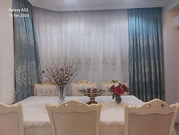 Klassik üslubda pərdə dəsti - Xarici qat: sıx toxunuşlu, zümrüd-mavi