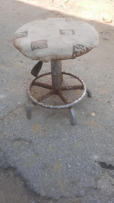 antik stullar: Tənzimlənən hündürlüklü dönər tabure - Material: metal karkas — 3