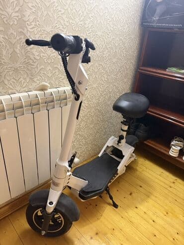 детские защитные шорты для роликов: Elektrik skuter – oturacaqlı, kompakt və rahat - Rəng: ağ-qara - — 3