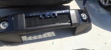 barmaqliq: Ön bamper qara rəngdədir və parıldayan xrom barmaqlıq elementləri ilə — 4