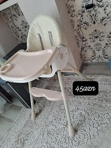 Yemək masaları, oturacaqları: Uşaq yemək stulu - Rəng: krem/bej tonları - Yumşaq dəri örtüklü arxa — 1