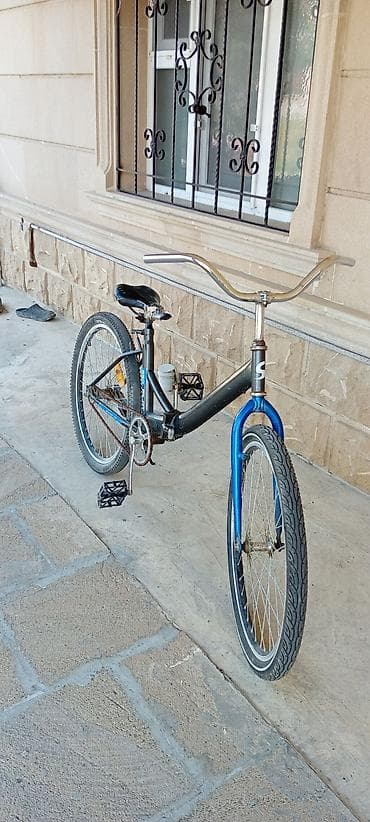 elektro velosipet: Şəhər tipli velosiped - Çərçivə: aşağı enişli (step-through) polad — 3