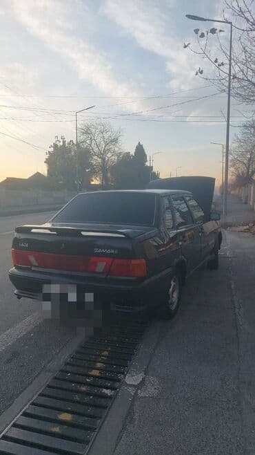 Lada Samara sedan – qara rəngli, 4 qapılı. Əsas xüsusiyyətlər: - Arxa