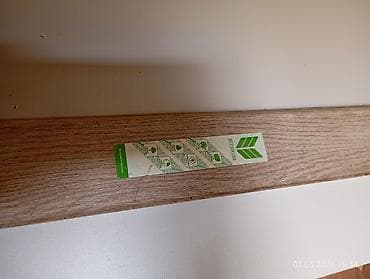 Jalüz qapılar: PVC döşəmə plintusu – ağac teksturalı (açıq palıd tonunda) - — 1