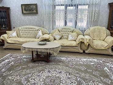 divan sekilleri: Klassik üslubda yumşaq mebel dəsti - Tərkib: 3 yerlik divan, 2 yerlik — 1
