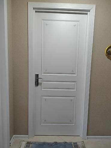 Ağ rəngli daxili qapı – klassik dizayn. - Material: taxta əsaslı