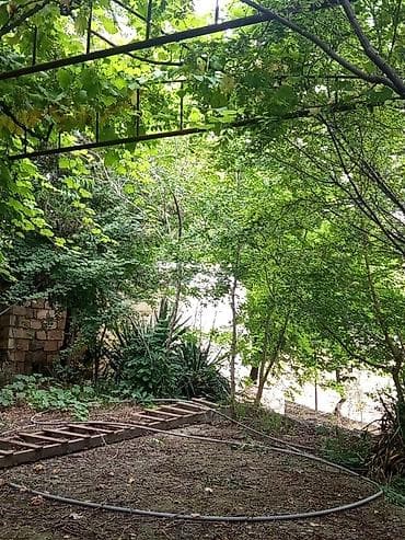 glock 17 oyuncaq: 10 sot torpaqda yerləşən 2 mərtəbəli bağ evi. - Ümumi ölçü: 9,1 m x — 8