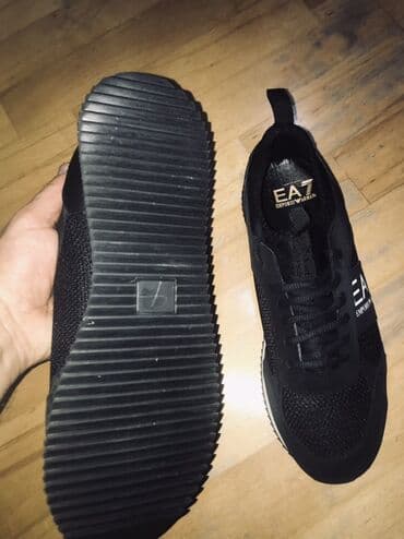 Emporio Armani EA7 kişi krosovkası - Rəng: tam qara, yan hissədə və lalafo.az -da Emporio Armani EA7 kişi krosovkası - Rəng: tam qara, yan hissədə və