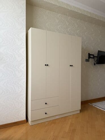 Asılqanlar: Açılan, 3 qapılı Düz dolab, Qarderob, paltar dolabı — 2