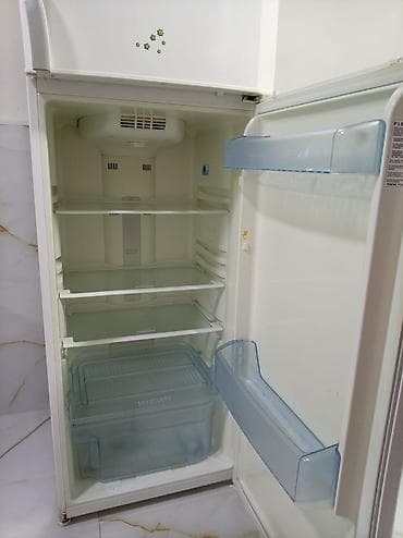 Elektronika: Beko iki qapılı soyuducu - Üst qapıda dondurucu bölmə, içində əlavə — 2