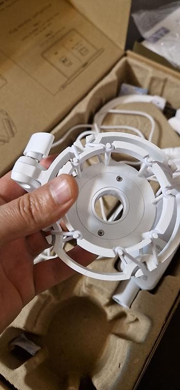 mikrafon: Studio mokrafonu Arturia mikrafonu az istifadə olunub,,mükəmməl səs — 2