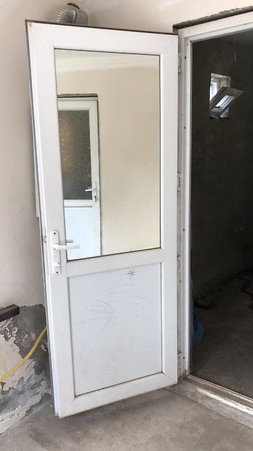 qapi ve pencere: Qapilar her biri 100 manat peknec - Material: Ağ rəngli PVC profil - — 4