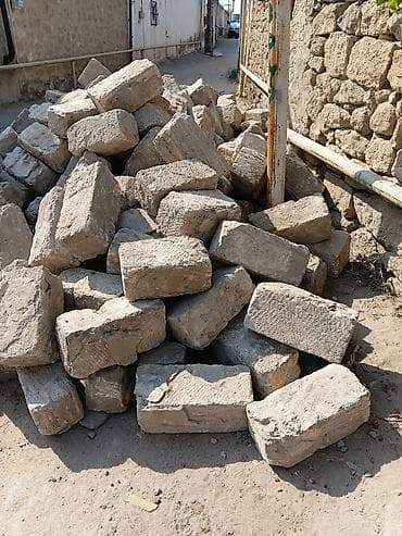 Ededi 30 qekiye temiz nerdaran dasldir tikintiye yararlidir 350 ededen