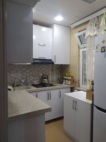 nəsimidə kirayə ev: Nəsimi rayonu,Əcəmi metrostansiyasindan 6-7 dəqiqəlik məsafədə, 4-cü — 8