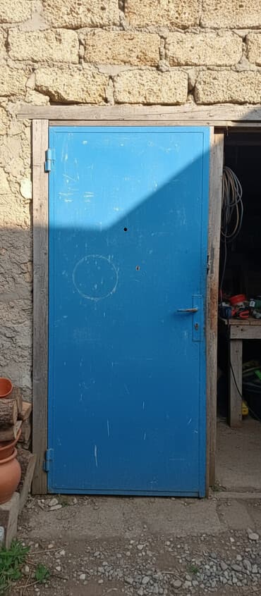 plastik qapı və pəncərə: Mənzil üçün İşlənmiş Giriş qapısı Zamok ilə, Ünvandan götürmə — 1