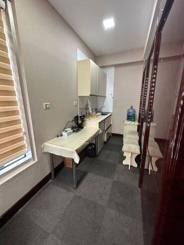 mağaza üçün avadanlıqlarla təchiz olunmuş obyekt: Xətai metrosunun arxası, 12 mərtəbəli plazanın 12 ci mərtəbəsində — 21