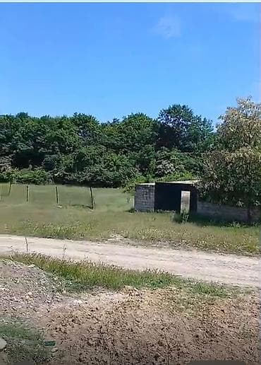 sabuncuda ev: Qubada idman kompleksinin arxasinda Nugedi1(cayin kenarinda,) 130kv — 3