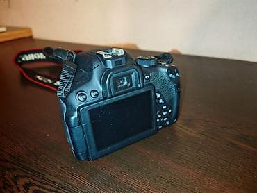 Canon EOS 700D DSLR fotoaparat + Canon EF-S 18-55mm IS STM obyektiv - — 4