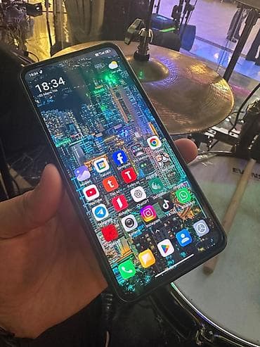 sensor telefon: NFC 5G destekleyennendi 256 yaddas zavod telefon ciziq ezik yoxdur — 2