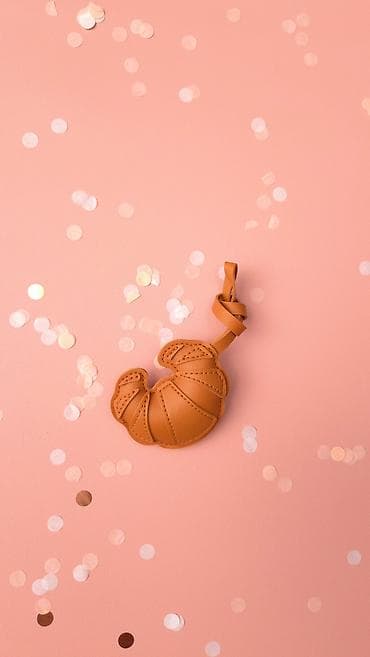 qara cantalar: Kiçik açarlıq hər şeyi xüsusi edən böyük bir detaldır. ✨ Qəşəng — 5