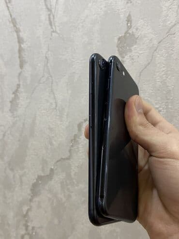 iphone 14 satilir: IPhone 7, Qara, Barmaq izi — 4