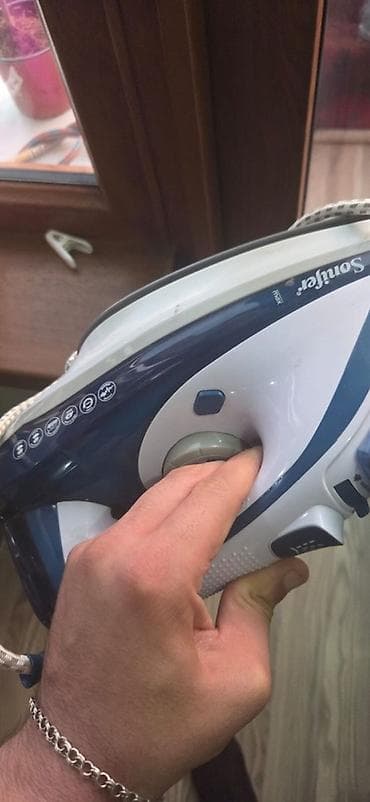 su qizdirici krant: Sonifer buxarlı ütü Xüsusiyyətlər: - Buxar funksiyası və su çəni: üst — 3