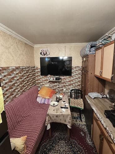 Mətbəx/studiya tipli kiçik otaq satılır. Plan və təchizat: - Mətbəx