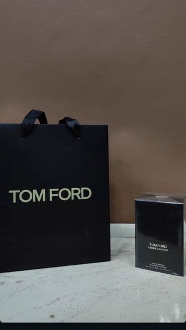 kişi ətiri narkotik: Lüks kişi ətirləri seçimi - Dior Sauvage (Eau de Toilette): Tünd mavi — 9