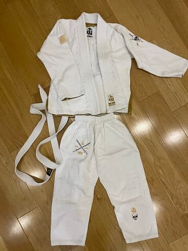 idman kişi şortları: Костюм (Джуи-джитсу)
8/9 лет — 1