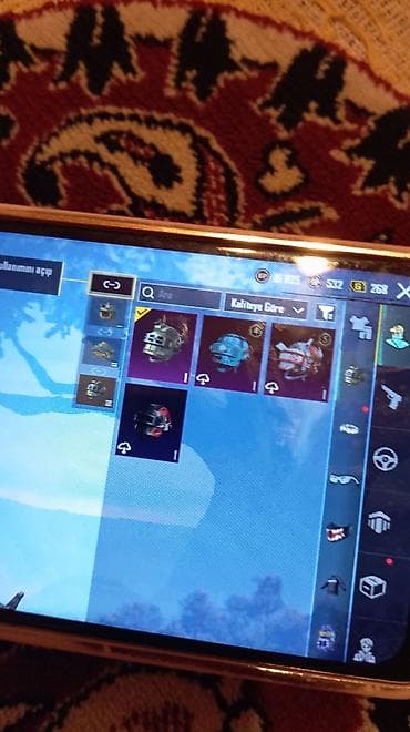 PUBG Mobile oyun hesabı - Hesabda müxtəlif nadir dəbilqə skini — 2