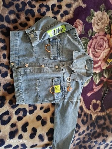 Uşaq cins gödəkçəsi - Material: açıq mavi denim (cins). - Model